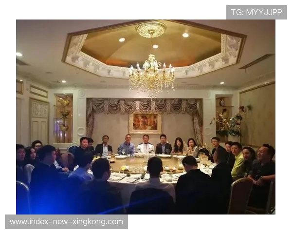 俱乐部神秘投资人现身，看台座位引热议